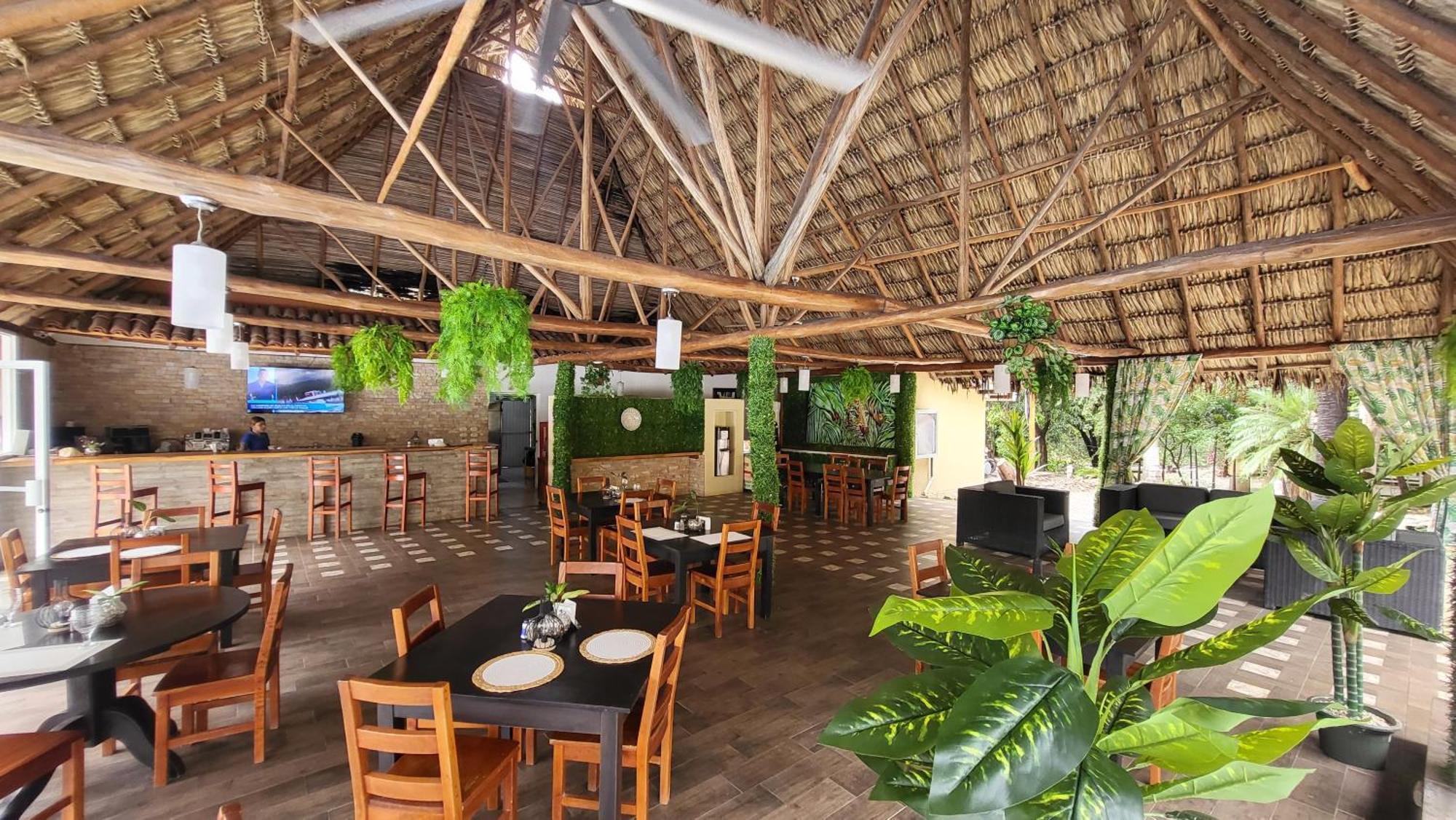 Seis Playas Hotel Тамариндо Екстериор снимка