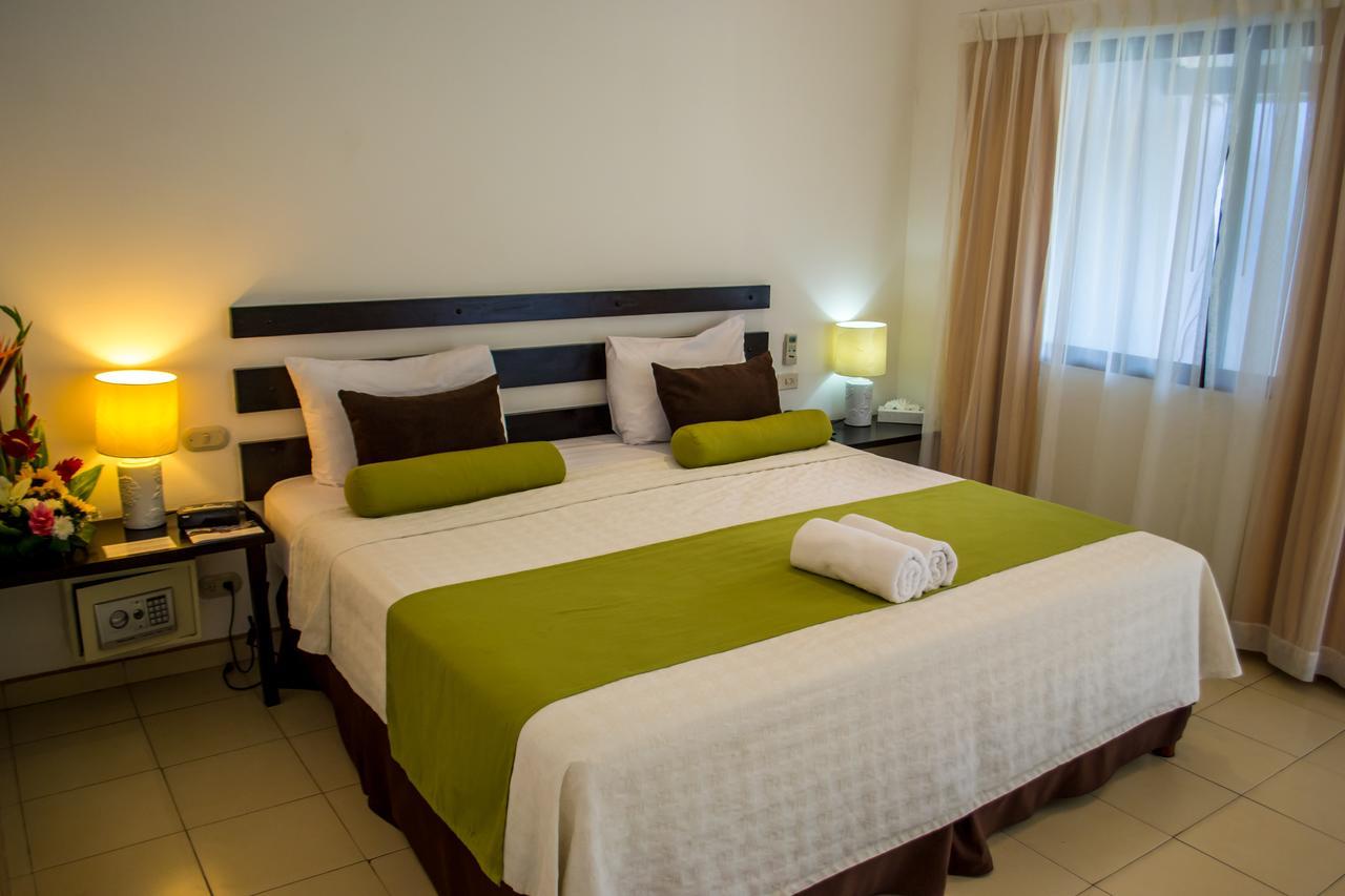 Seis Playas Hotel Тамариндо Екстериор снимка