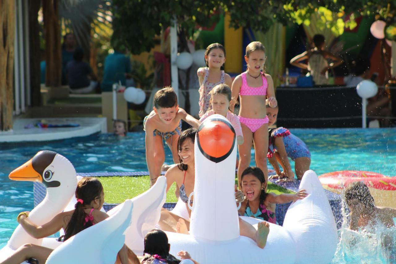Seis Playas Hotel Тамариндо Екстериор снимка